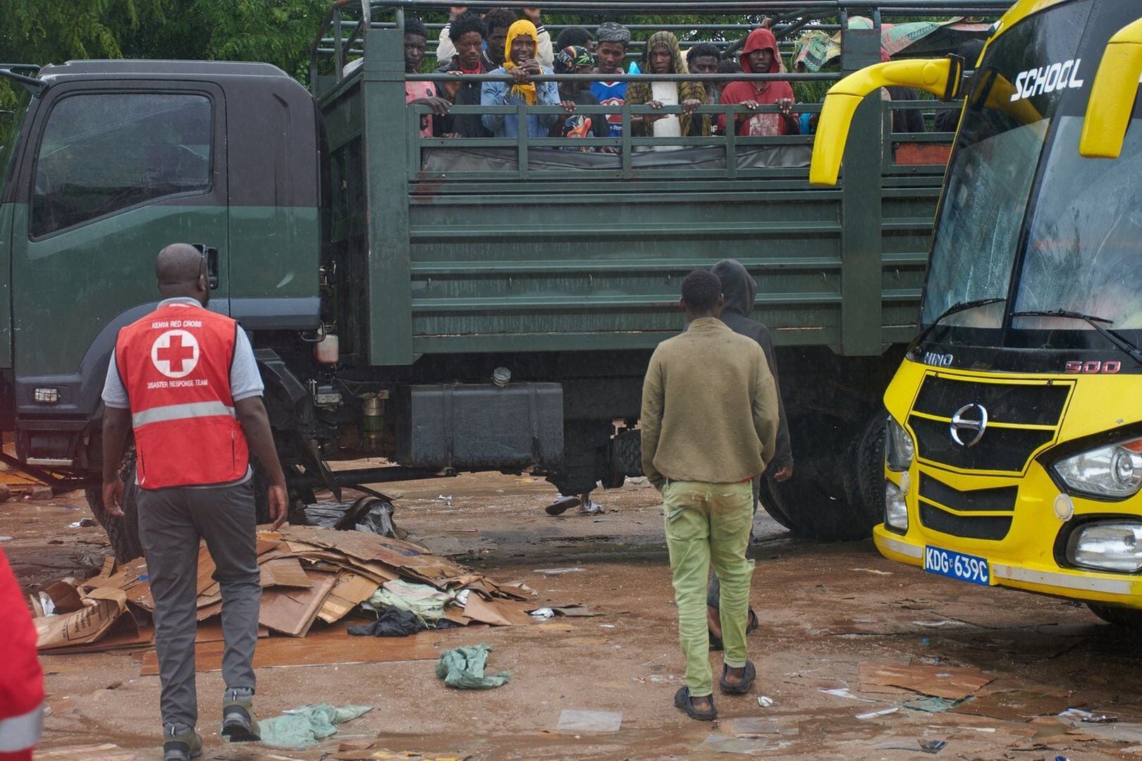 Sporadic gunfire sends Ethiopians fleeing into Kenya as trucks remain ...