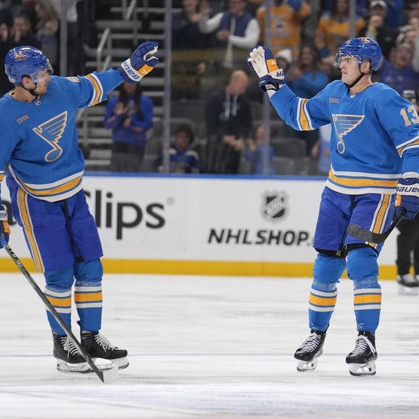 Blues use 3-goal third period to top Maple Leafs 6-3