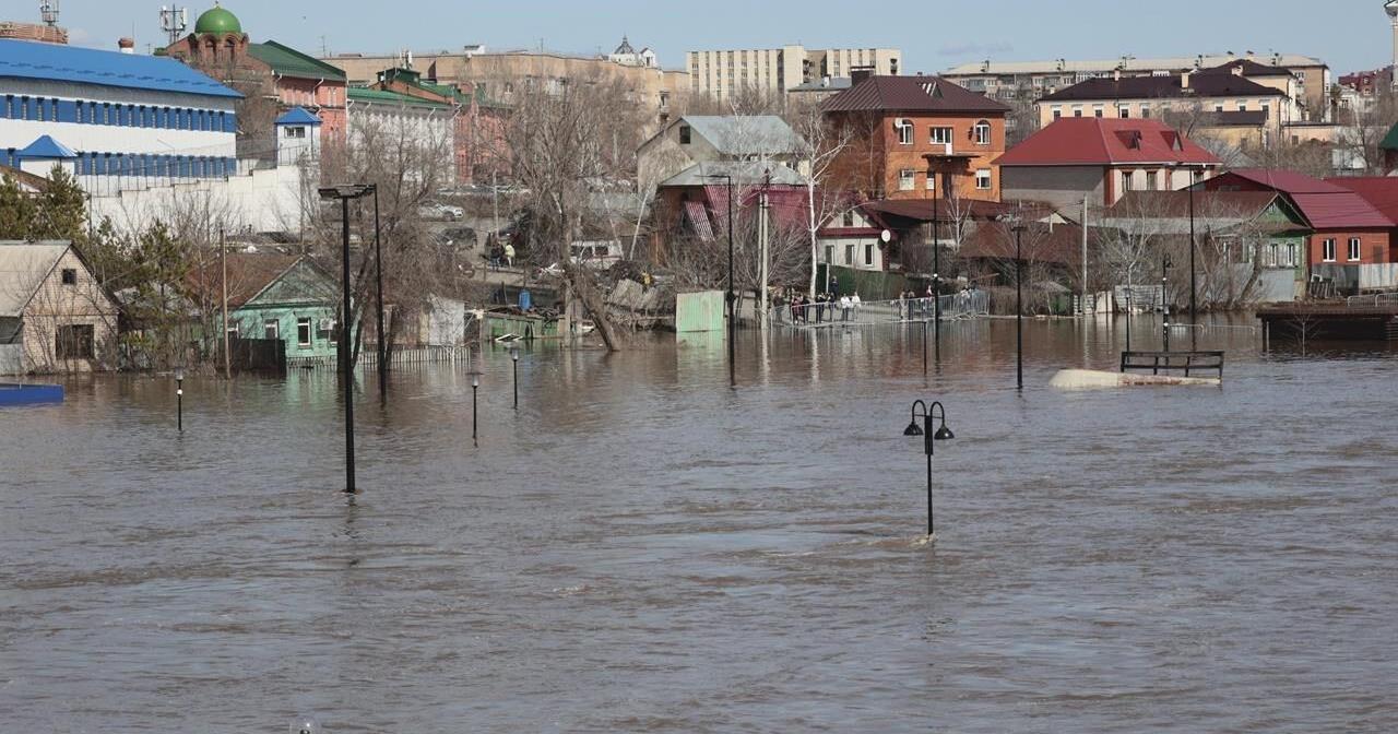 Nearly 12,000 homes are flooded in a Russian region bordering Kazakhstan as water levels keep rising - Vimarsana News