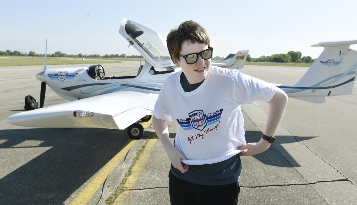 Dundas teen lands 'picture perfect' solo flight to celebrate 14th