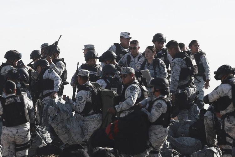 Mexico deploys the first of 10,000 National Guard troops to US border ...