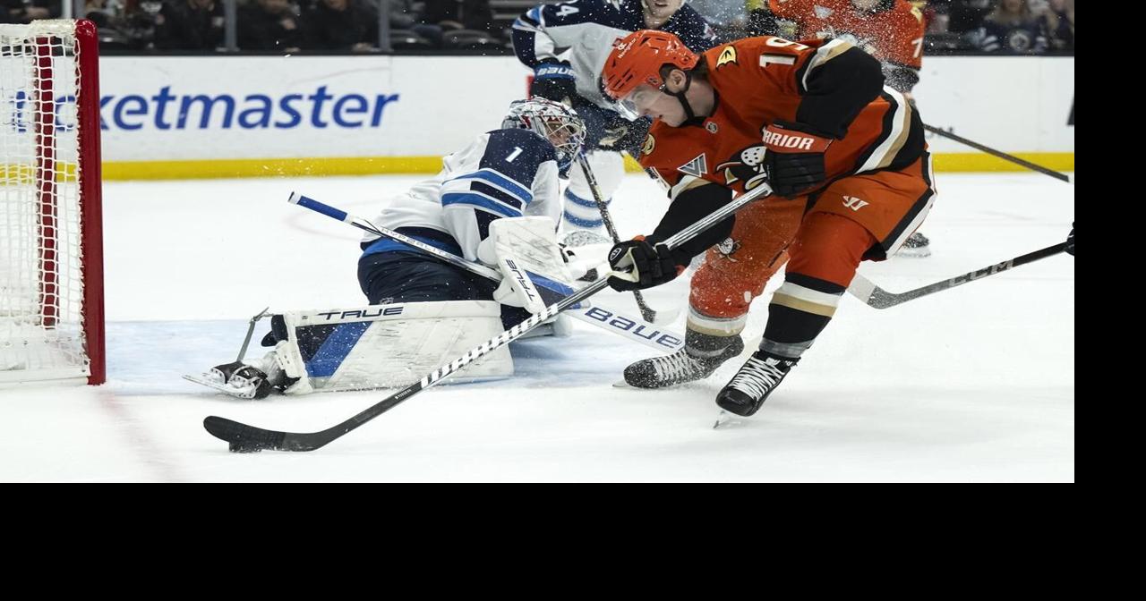 Troy Terry gets last-minute winner, Ducks' late rally stuns NHL-best Winnipeg 3-2