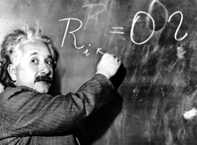 einstein_at_chalkboard