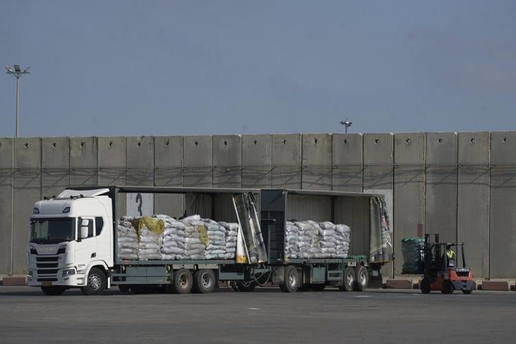 Live updates: Aid groups collect some supplies that have entered Gaza