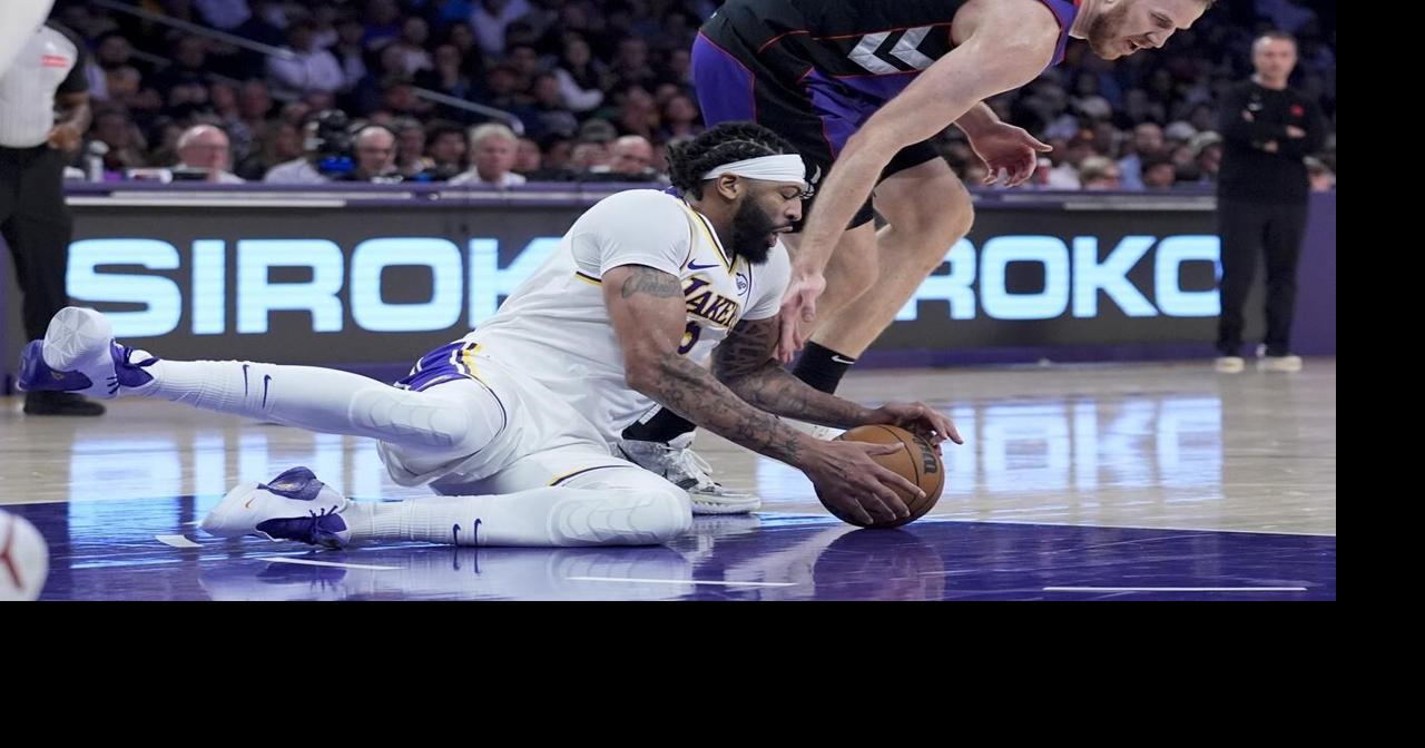 LeBron James gets 2nd straight triple-double as Lakers dunk Raptors 123-103