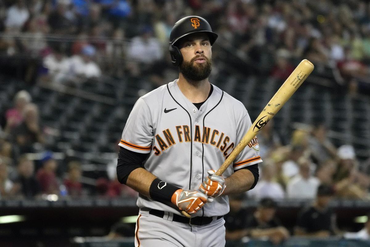 Giants get awful update on Brandon Belt right before playoffs