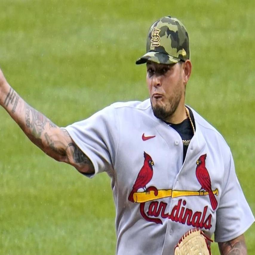 Cardinals re-sign C Yadier Molina for 18th season