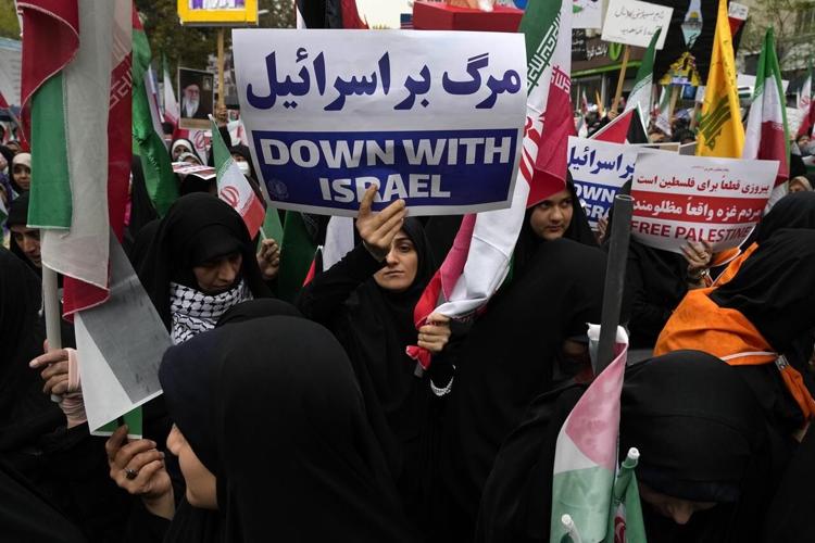 Iranians mark the anniversary of the 1979 US Embassy takeover while ...
