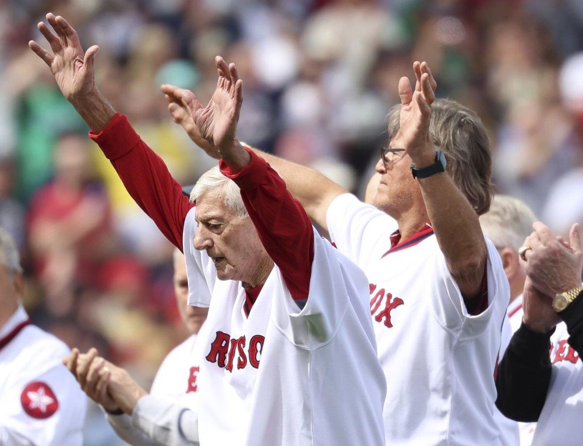 Red Sox honor 1975 AL Championship team and honor one who was missing: Luis  Tiant
