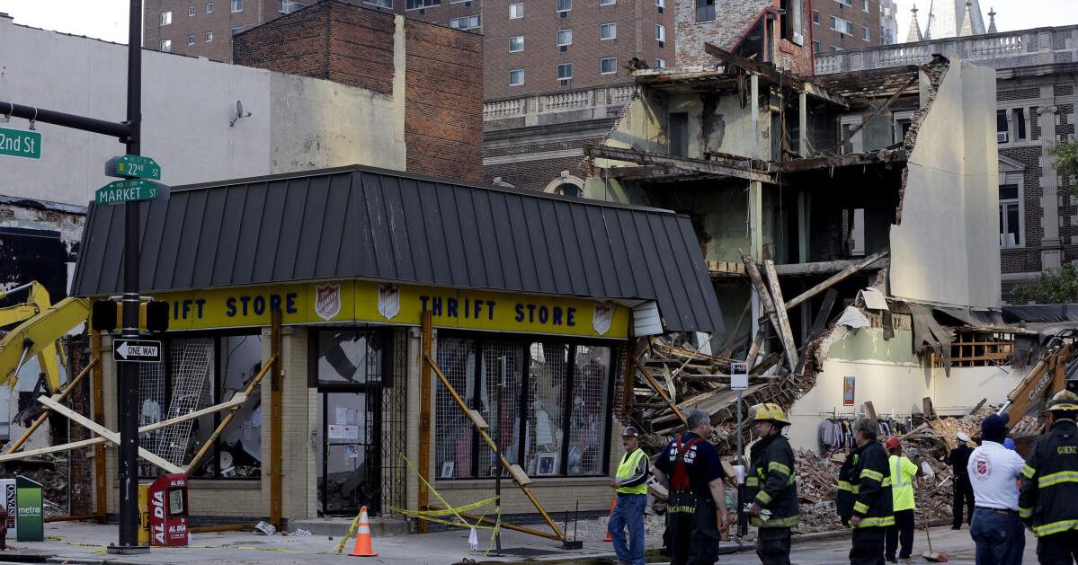 Equipment operator in Philadelphia building collapse turns himself in