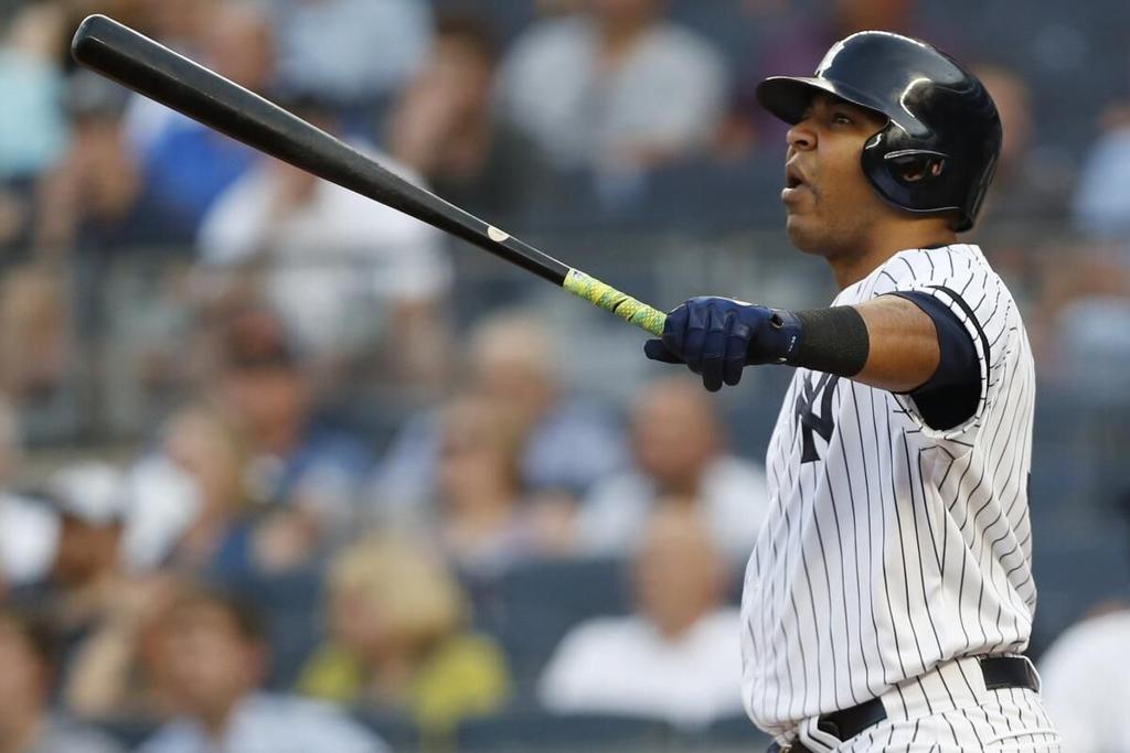 Yankees decline option on Edwin Encarnacion