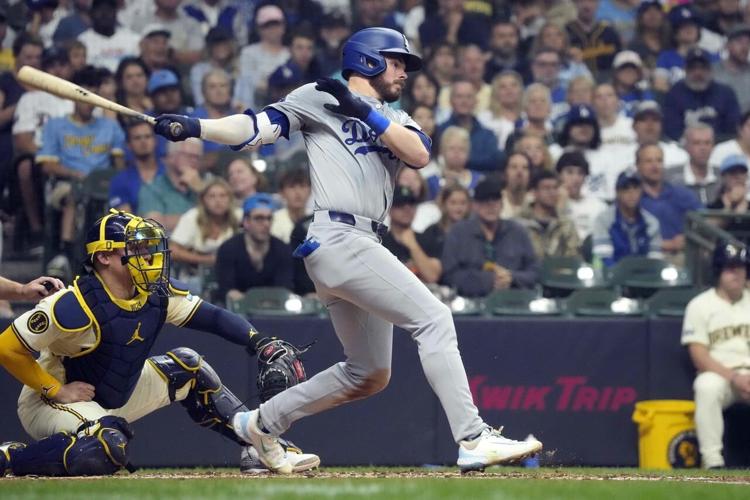 Brewers rally in 8th to beat Dodgers 6-4 and earn a series split in matchup of division leaders