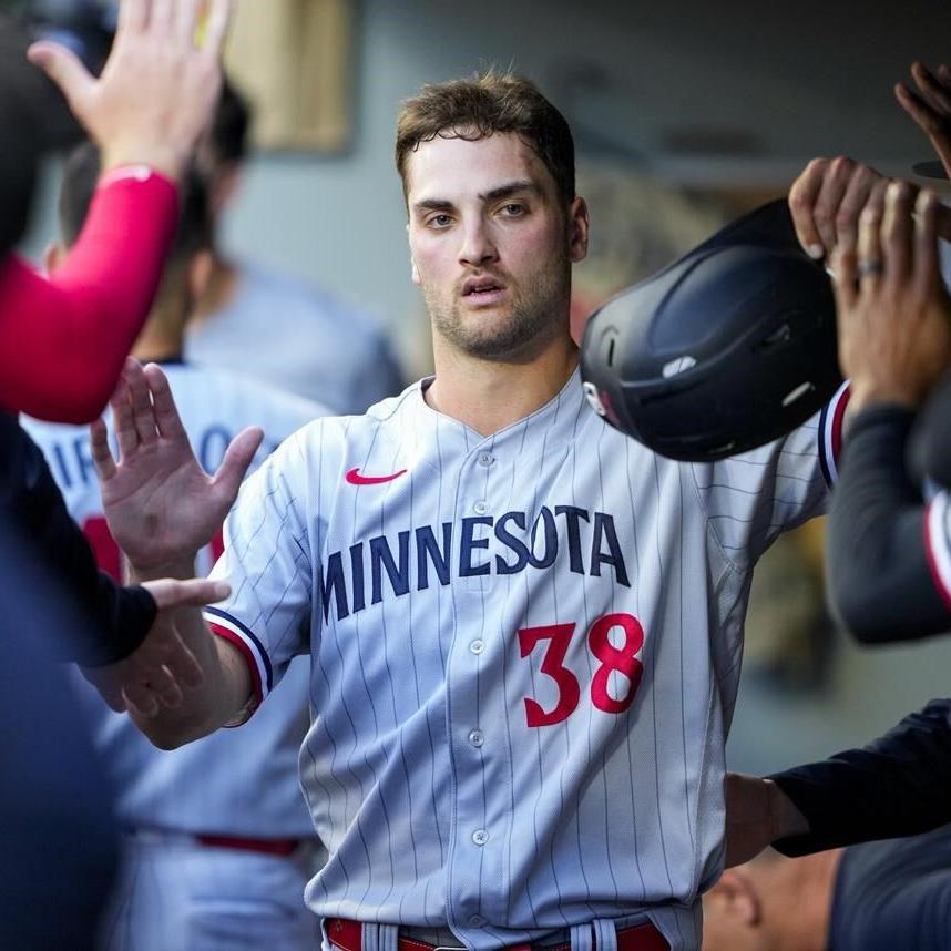 Kepler scores the go-ahead run on a passed ball in the Twins' 6-3