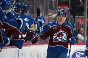 Lehkonen scores 2 goals and MacKinnon reaches 700 assists as Avalanche sink Sharks, 4-2