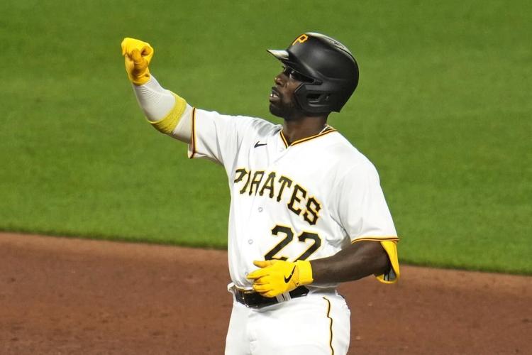 Hayes and Suwinski homer as Pirates send NL Central-leading Brewers to 2nd  straight loss