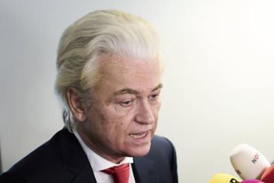 A bill setting new limits on asylum-seekers passes in the Dutch parliament
