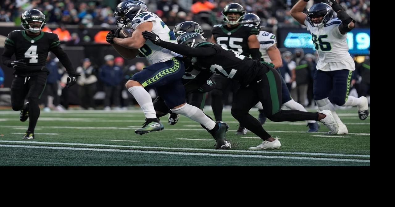 Williams' 92-yard INT return and Charbonnet's late TD run help Seahawks top Jets 26-21