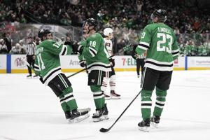 Steel scores once, assists Tyler Seguin as Stars beat Blackhawks 3-1 in return home from Finland