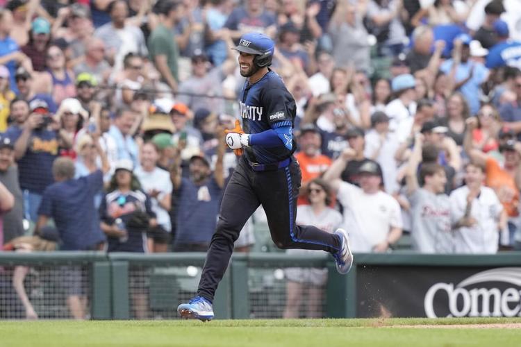 9Th Inning Drama! Tork'S Blast Lifts Tigers To Victory In Chicago! - r3a9qed