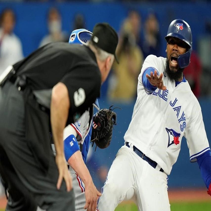 Teoscar Hernandez leads Blue Jays to wild 10-8 win in Toronto's