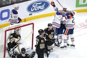 Leon Draisaitl scores twice as the Edmonton Oilers beat the Boston Bruins 2-1 in overtime