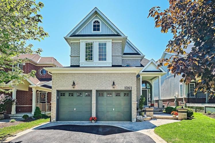 What these GTA homes sold for a 4bedroom, twostorey in Oshawa, and a