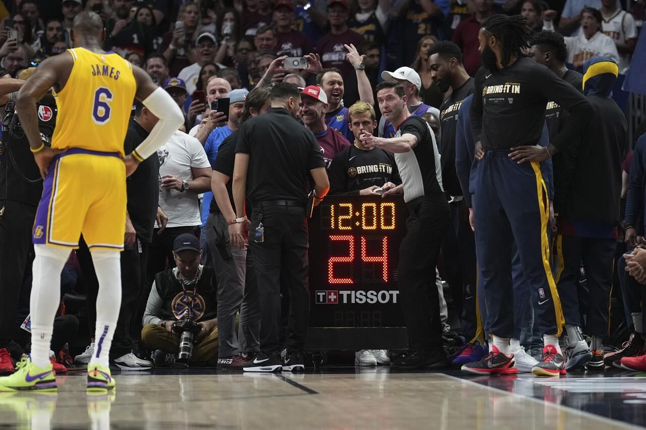 Malfunctioning shot clock fixed in time for 2nd half in Game 1 of