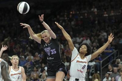 Julie Vanloo finds new home with Los Angeles after getting cut by Golden State earlier in week