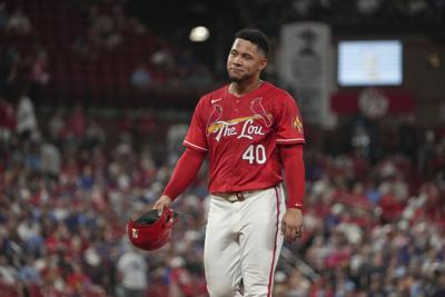 Cardinals 1B Willson Contreras breaks bat in frustration after being hit by a pitch