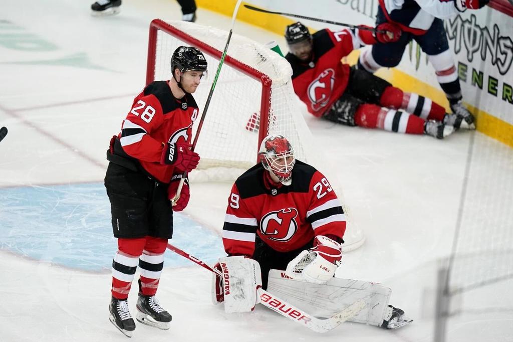 Travis Zajac signs eight-year contract extension with Devils
