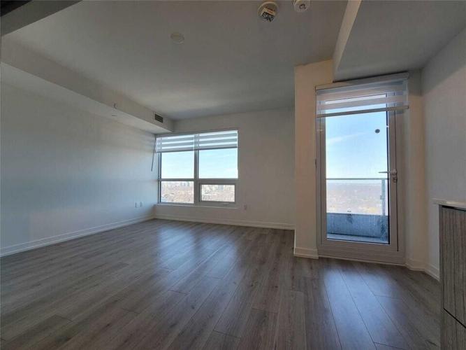 Toronto Condo Rental For 2 250 Is It A Good Photo Inspiration