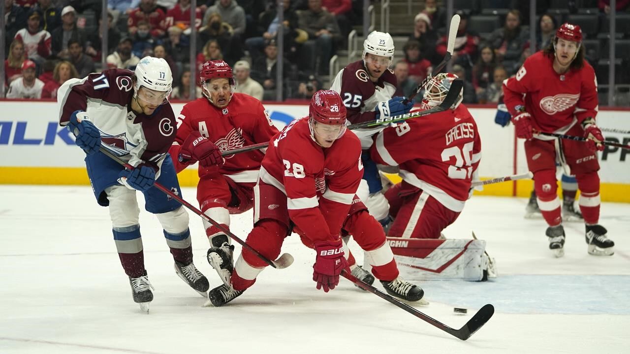 Landeskog Scores Twice, NHL-leading Avs Beat Red Wings 5-2