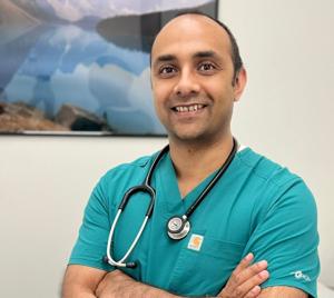 यह मार्खम डॉक्टर हर समय युवा कैंसर रोगियों को देखता था। फिर उन्होंने खुद ही परीक्षा दी यह मार्खम डॉक्टर हर समय युवा कैंसर रोगियों को देखता था। फिर उन्होंने खुद ही परीक्षा दी