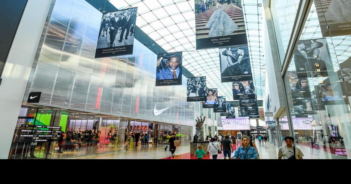 Lady Gaga、乔治·克鲁尼和其他名人入侵约克代尔购物中心
