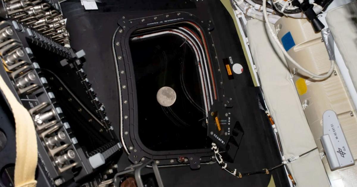 Hansen describes “overwhelming brightness” of the moon