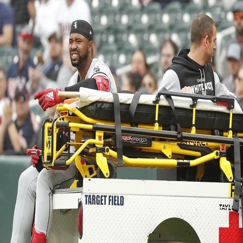 Tony La Russa appears to nod off during White Sox vs. Royals