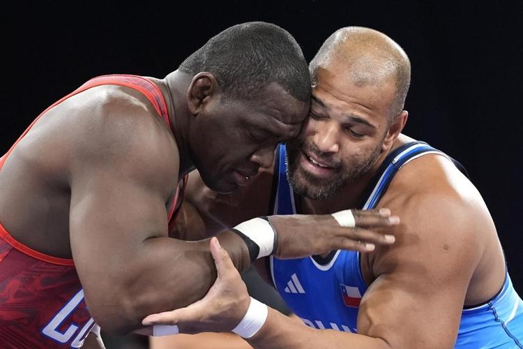 Cuban GrecoRoman wrestler Mijain Lopez wins record fifth straight gold
