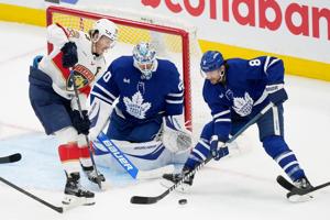 'Head of the snake': Teammates, opponents impressed by Leafs defenceman Chris Tanev