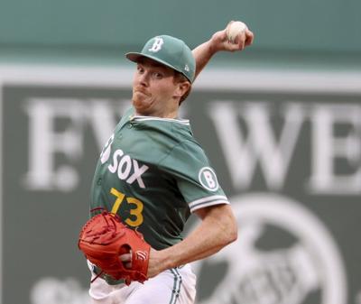 Red Sox starter Hunter Dobbins leaves game vs. Tampa Bay due to right knee pain after put-out