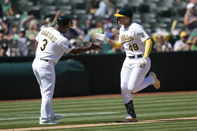 Blue Jays beat A's 7-1 in Oakland