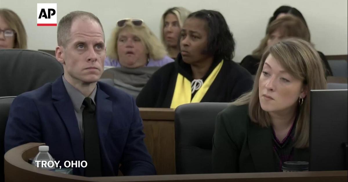 Former 'American Idol' singer Caleb Flynn is on trial in wife's killing. He says a burglar did it
