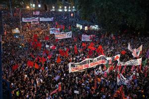 Spain’s government to approve urgent housing measures after a night of unrest in Barcelona