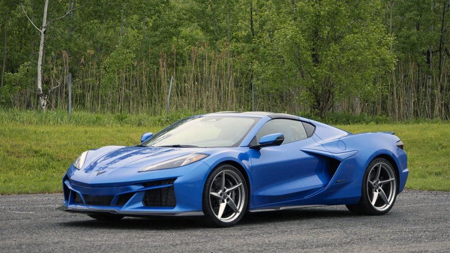 1-2025-Chevrolet-Corvette-E-Ray.jpg