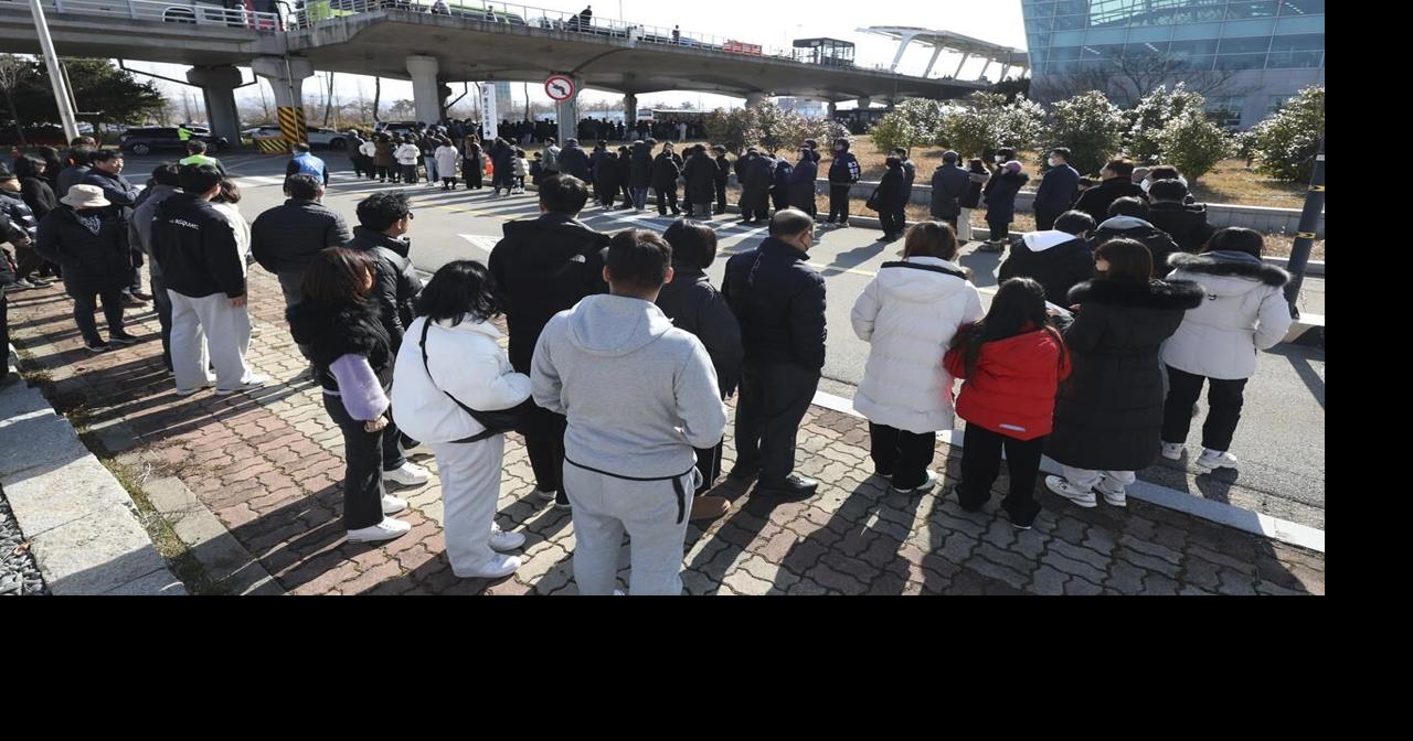 South Korea air crash investigators extract black box data as grieving families mourn the victims
