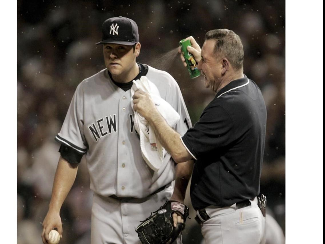 Cleveland Indians sign Joba Chamberlain, apologize for bugs