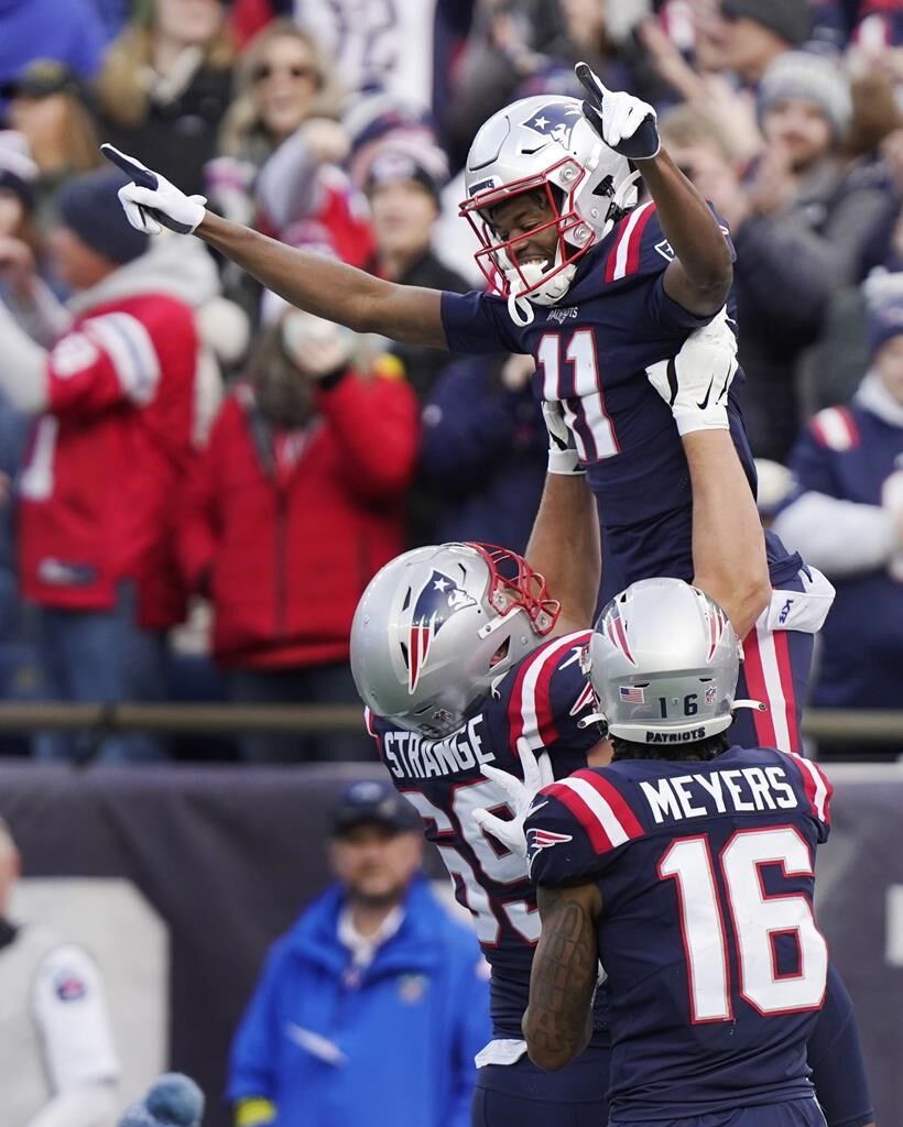 Dugger INT return helps lift Patriots over fading Dolphins 23-21