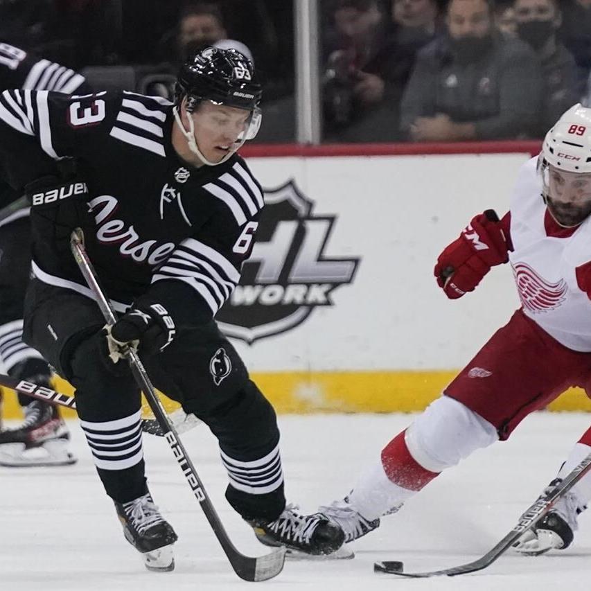 Suter scores in 3rd, Red Wings beat Devils 5-3 in finale - The San