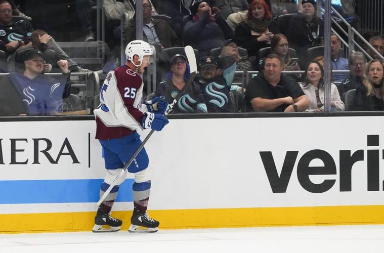 Colorado Avalanche manage large stage at NHL's Stadium Series