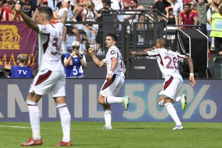 Simeone's first Serie A goal in a year sees Torino upset Roma 1-0
