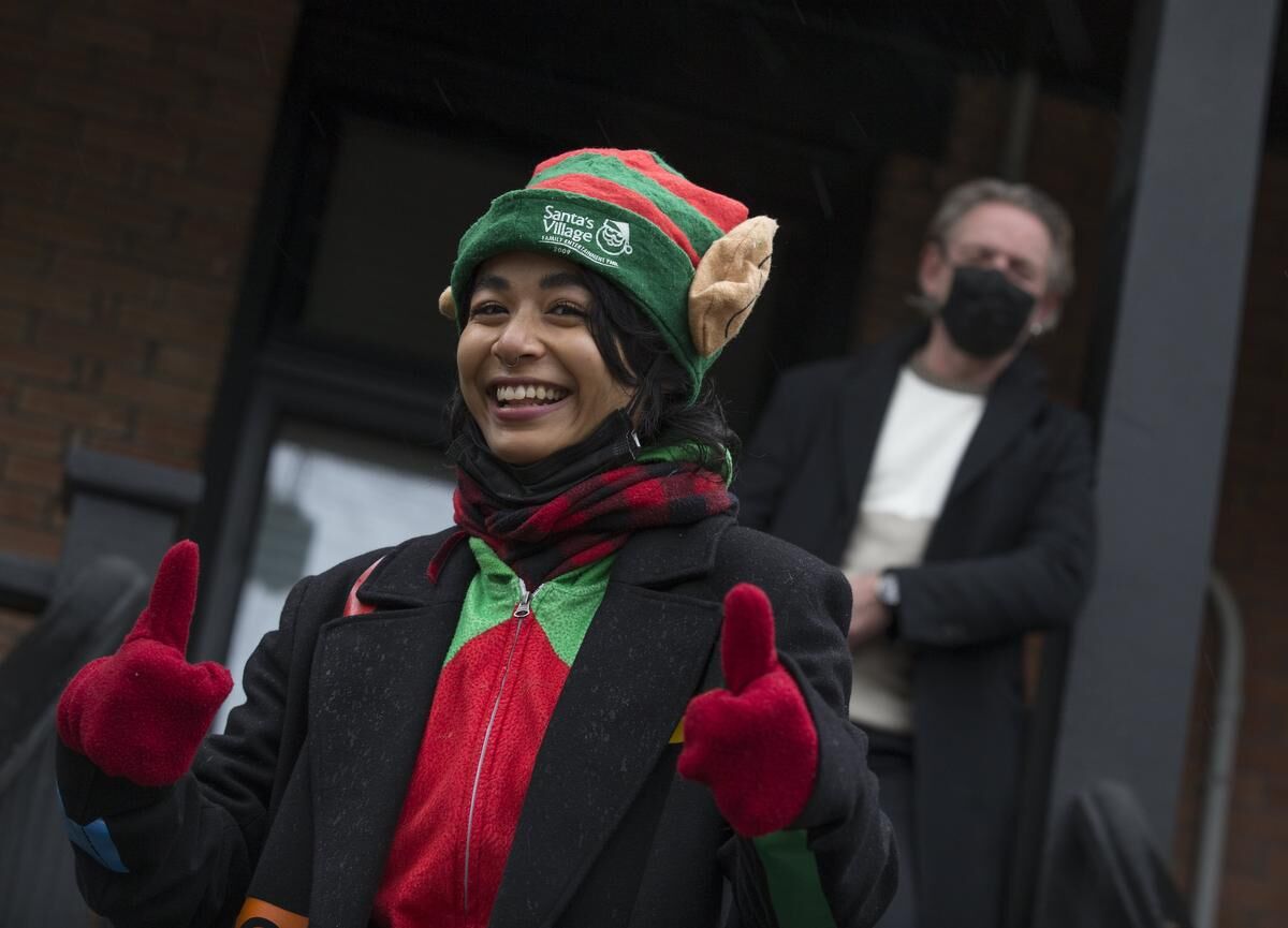 Toronto residents scrambled to embrace Christmas spirit after